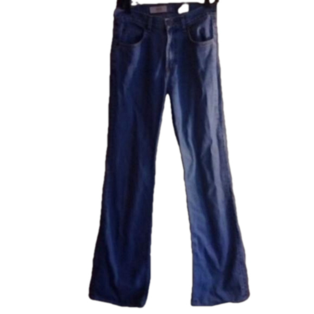 Y2K Gap flare size 4 jeans . Supercute style and fit. Great used condition!